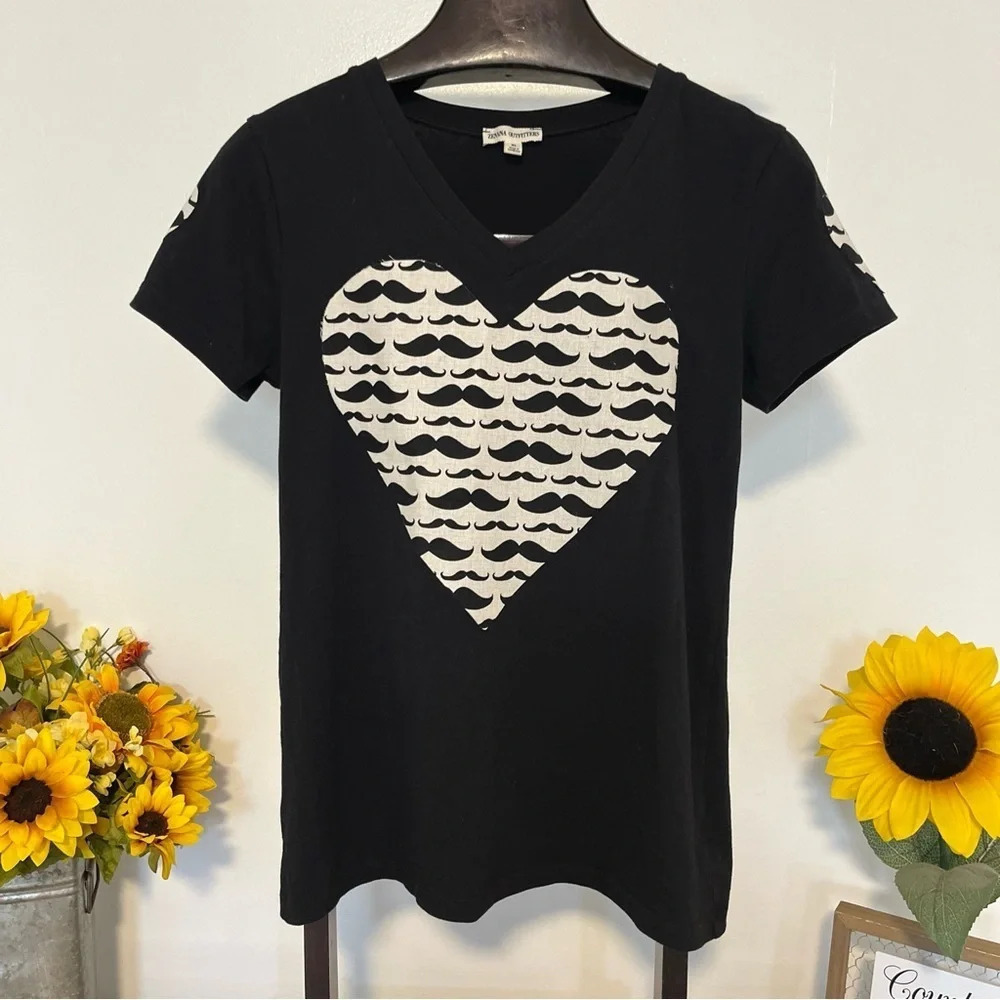 Deana Outfitters women’s size extra large short sleeve mustache loving T-shit